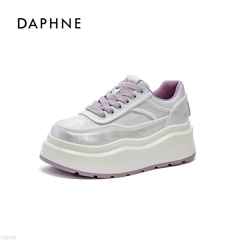 达芙妮真皮小白鞋女春季时尚休闲鞋系带纯色高级感百搭轻奢板鞋