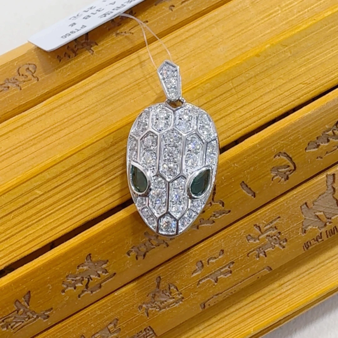 铂金蛇头镶嵌吊坠