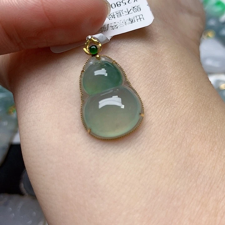 颈饰18K金镶嵌翡翠天然缅甸A货翡翠