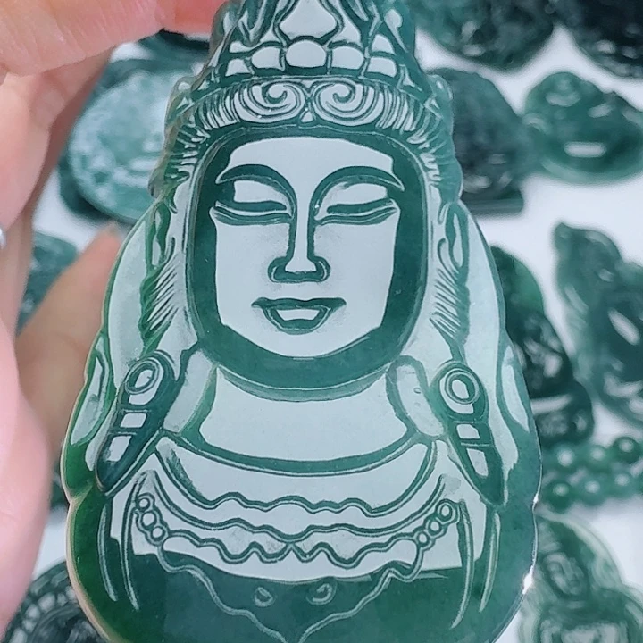 颈饰未镶嵌翡翠多样性发其一