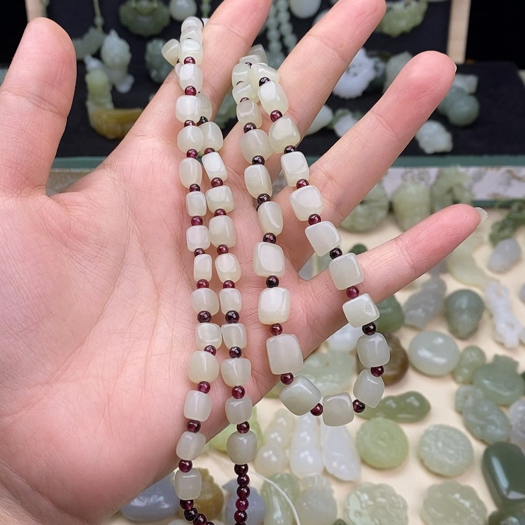 颈饰未镶嵌和田玉