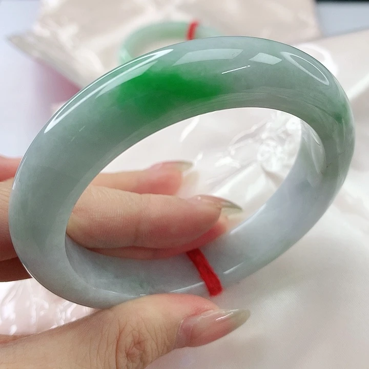 未镶嵌手镯翡翠，841