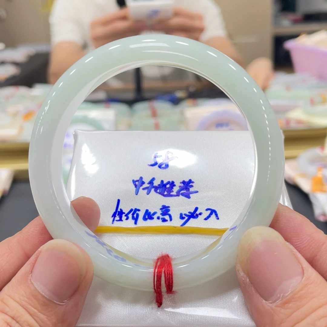 未镶嵌手镯翡翠翡翠手镯