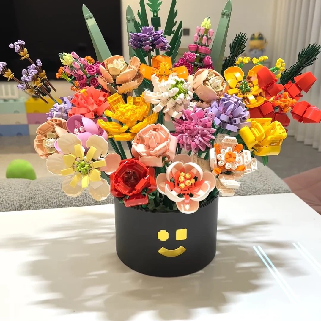 中国积木玫瑰花抱抱桶花束瓶装玩具永生花桌面摆件女朋友节日礼物