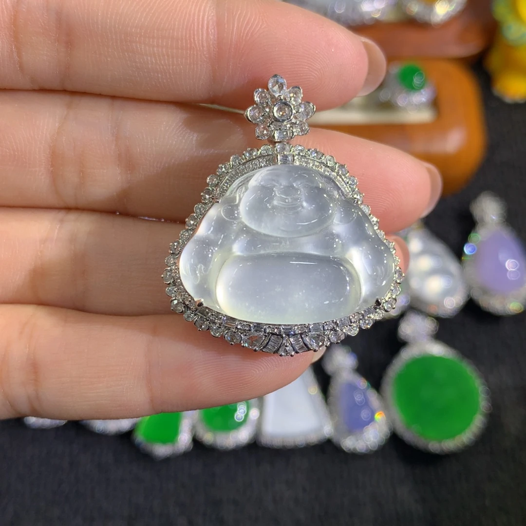 翡翠18K金镶嵌颈饰