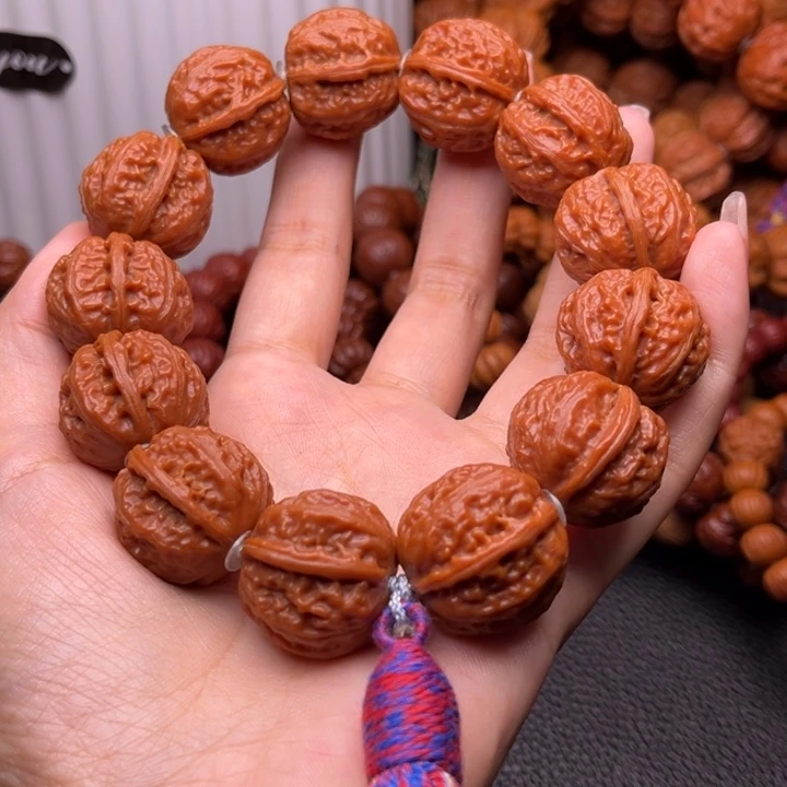 猴头核桃吊坠秋子