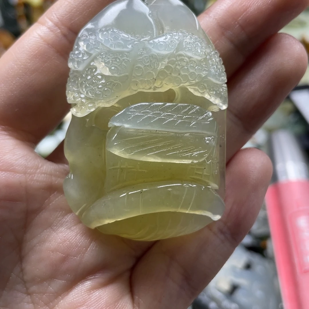 蛇纹石玉未镶嵌吊坠