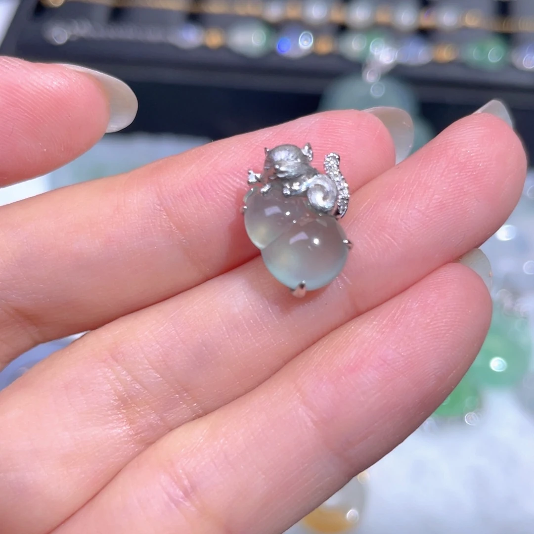 颈饰18K金镶嵌翡翠翡翠