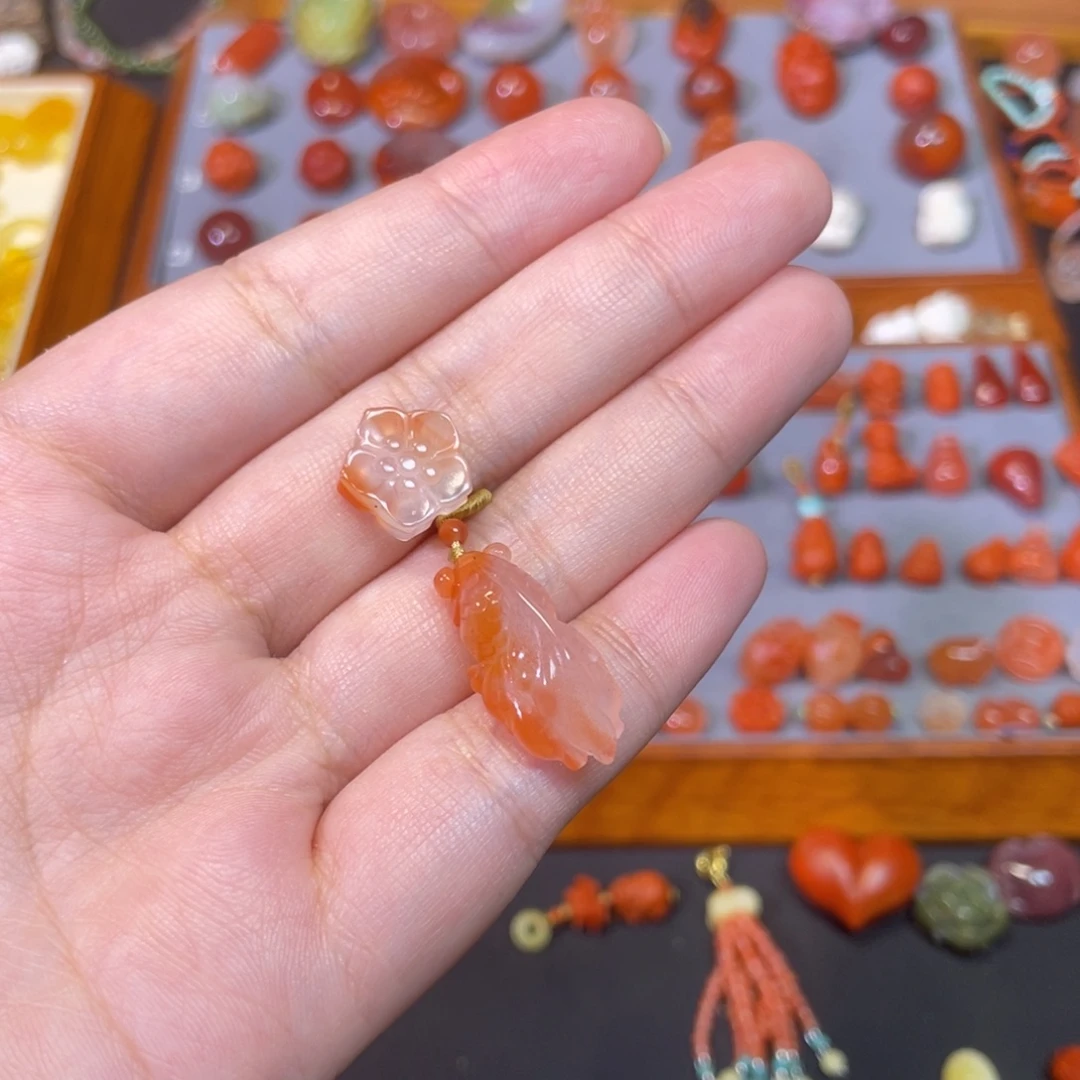 贺***贺南红玛瑙未镶嵌金鱼花定制手机挂