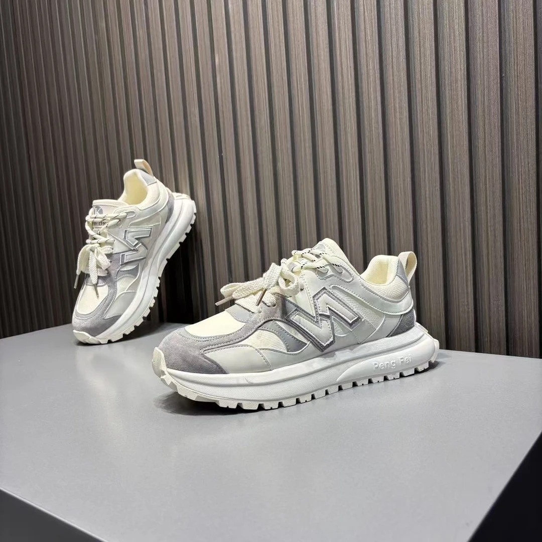 高档轻奢男士运动休闲鞋2025新款爆款潮流时尚阿甘鞋软底舒适男鞋