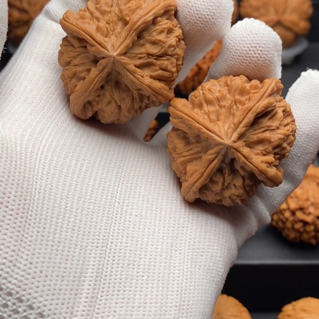 文玩核桃把件玉玺四棱44