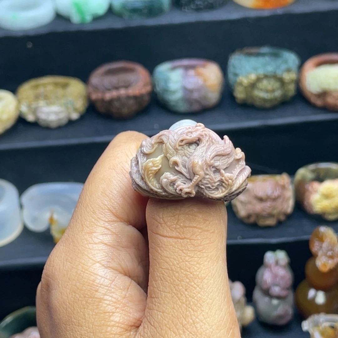 崔***笑定制石英质玉未镶嵌手工雕刻朱雀戒