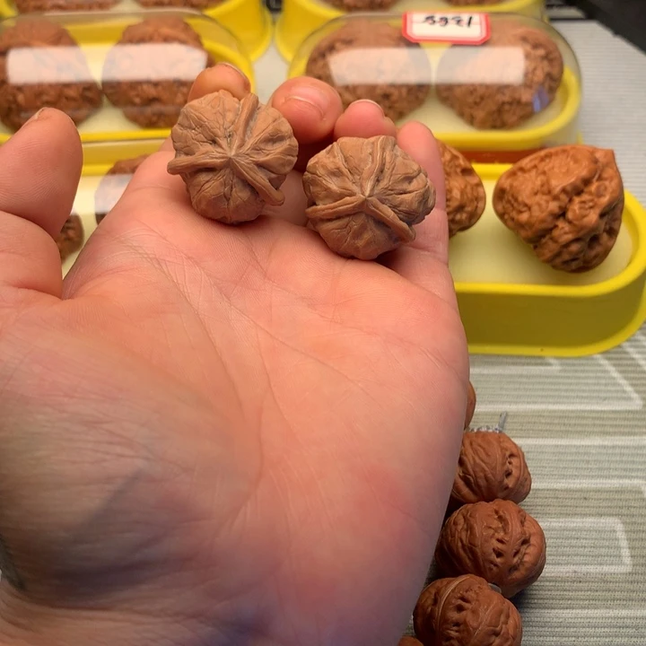 桃核吊坠灵蛙全品三棱