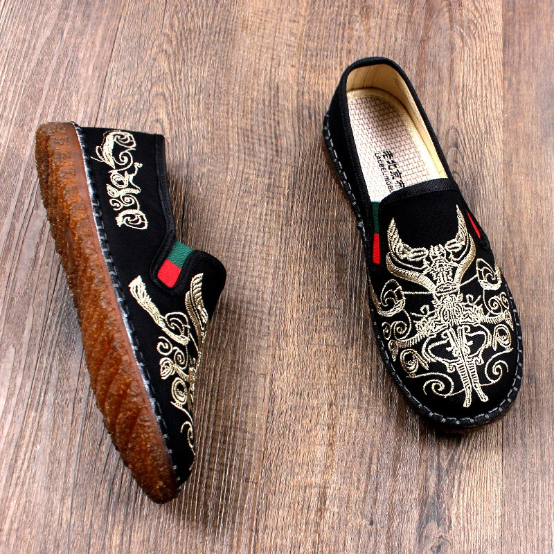 夏季新款老北京布鞋男款高档刺绣软底不累脚透气耐磨牛筋底一脚蹬