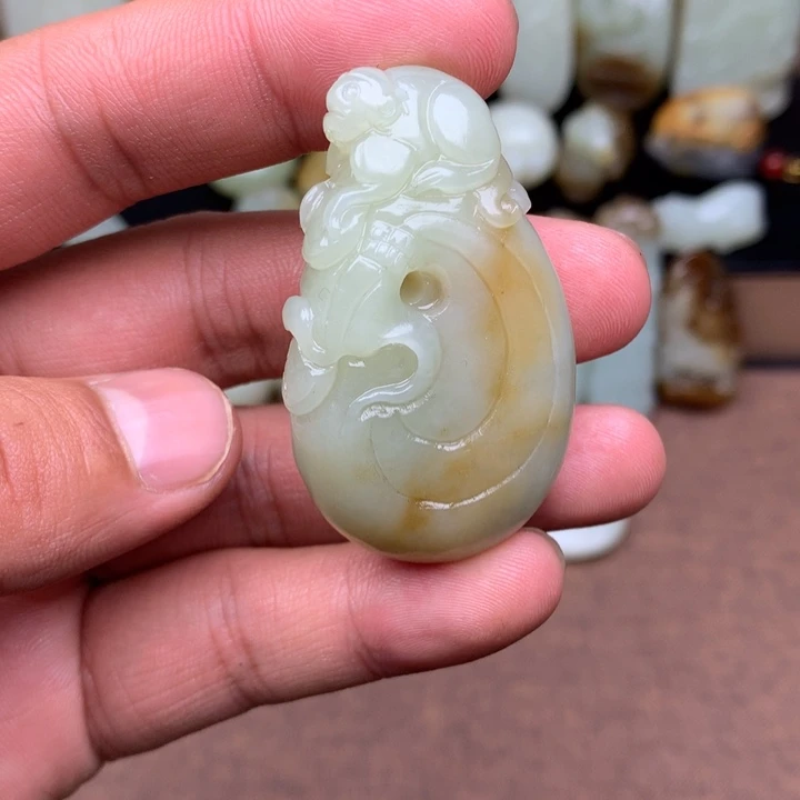 和田玉（糖玉）未镶嵌颈饰