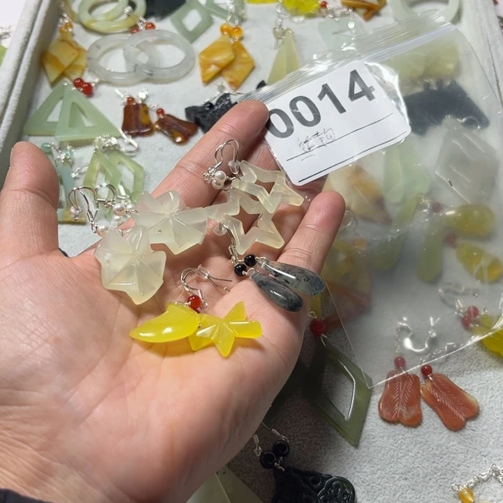 很***主蛇纹石玉合金耳饰