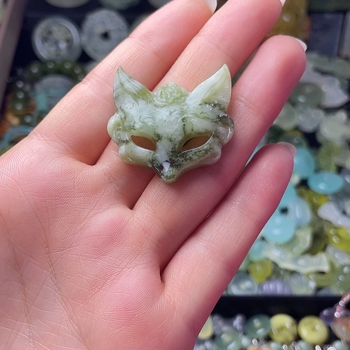 蛇纹石玉合金颈饰狐狸面具
