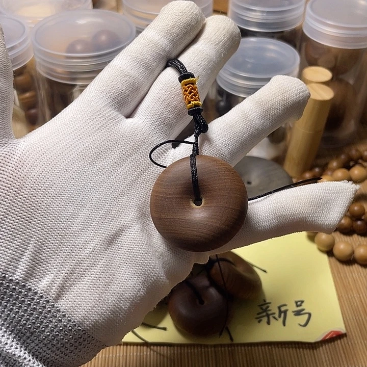 檀香木老山檀香平安扣沉瑕疵