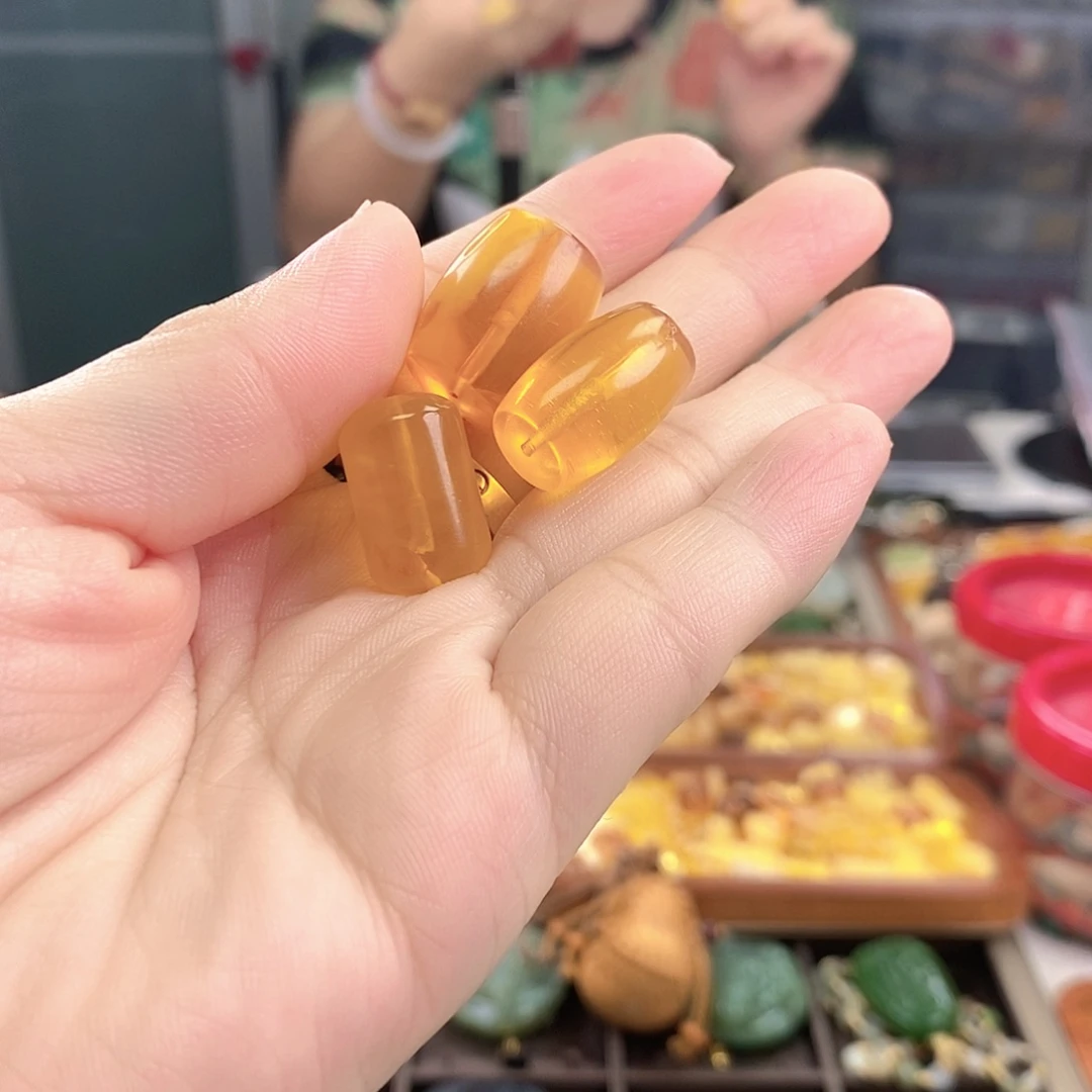 琥珀未镶嵌手链瑕疵