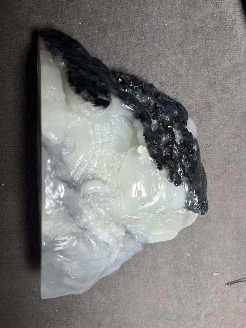 和田玉青花山水摆件老油坑料带底座老型山料送证书