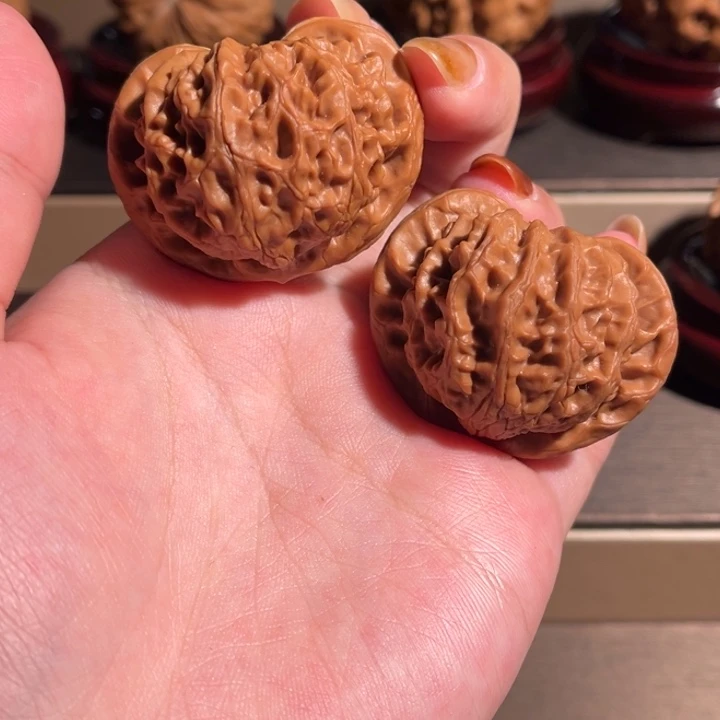 我****文玩核桃吊坠宫灯