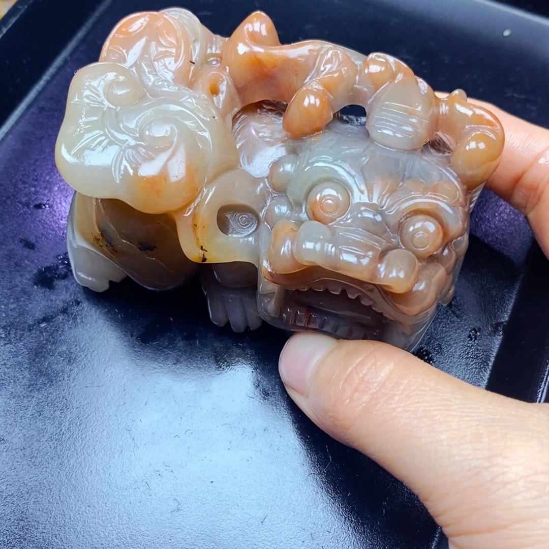 石英质玉（黄龙玉）未镶嵌颈饰