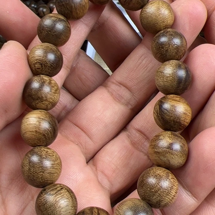 麦***加沉香手串达拉干沉香
