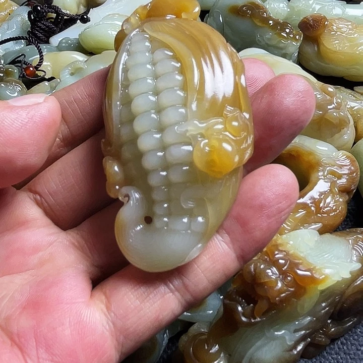 和田玉未镶嵌吊坠(不含链)