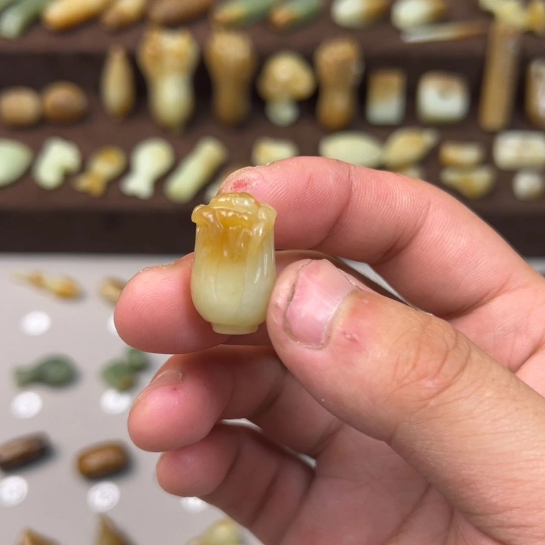 岫岩河磨玉（透闪石质玉）未镶嵌颈饰