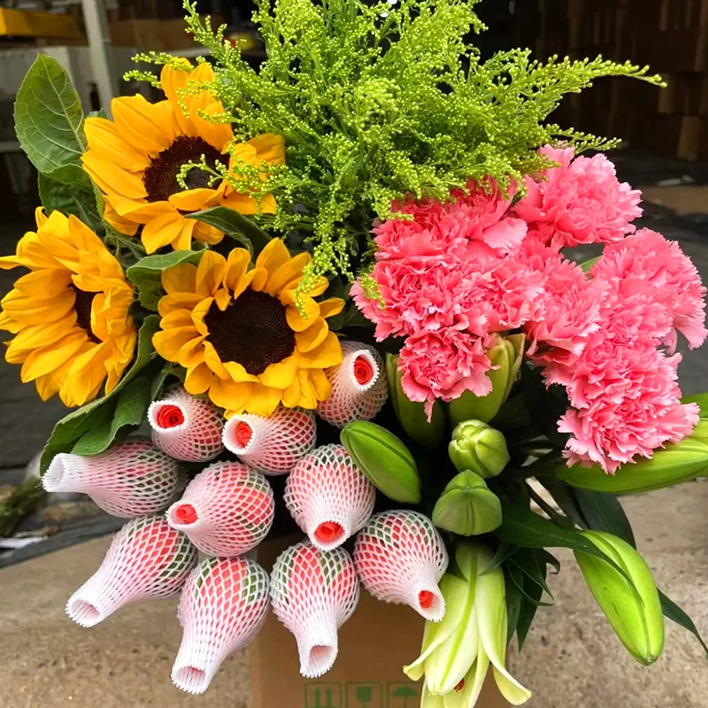 云南昆明基地直发玫瑰花鲜花花束香水百合向日葵水养真花插花送人