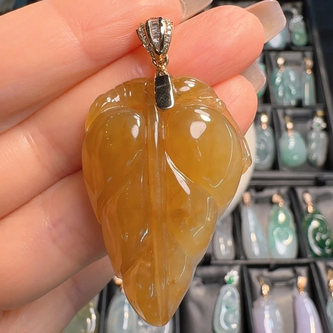 缅甸天然翡翠A货黄翡叶子吊坠裸石尺寸:42.8*28.7*12.9