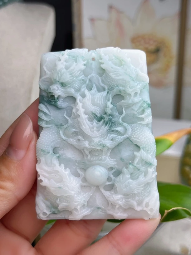 天然缅甸翡翠a货飘花九龙龙牌毛货抛光4天64.1•44.9•10.7