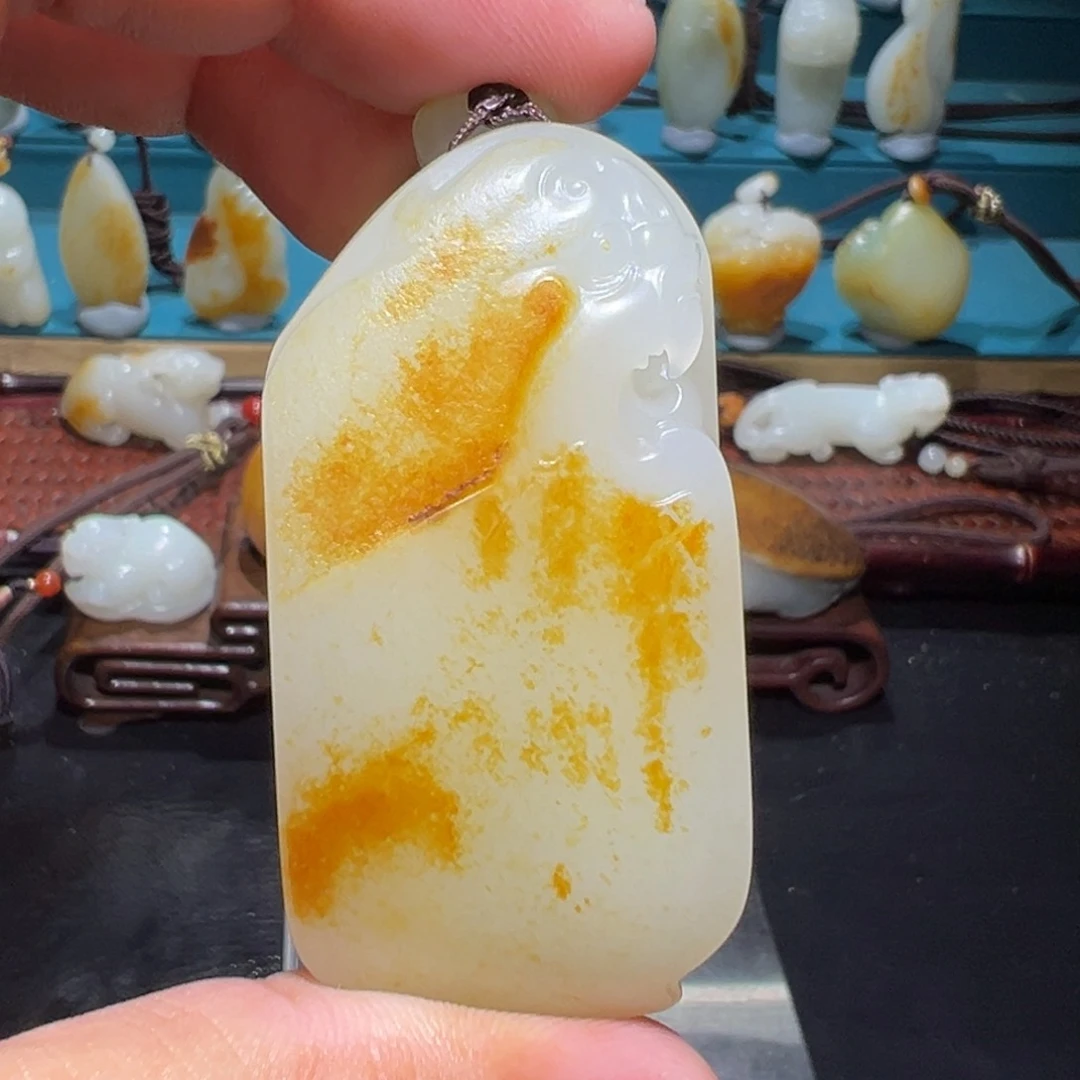 颈饰未镶嵌和田玉（子料）卡****世