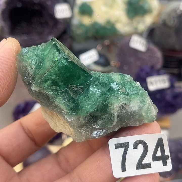 未镶嵌水晶大型摆件（非配饰）