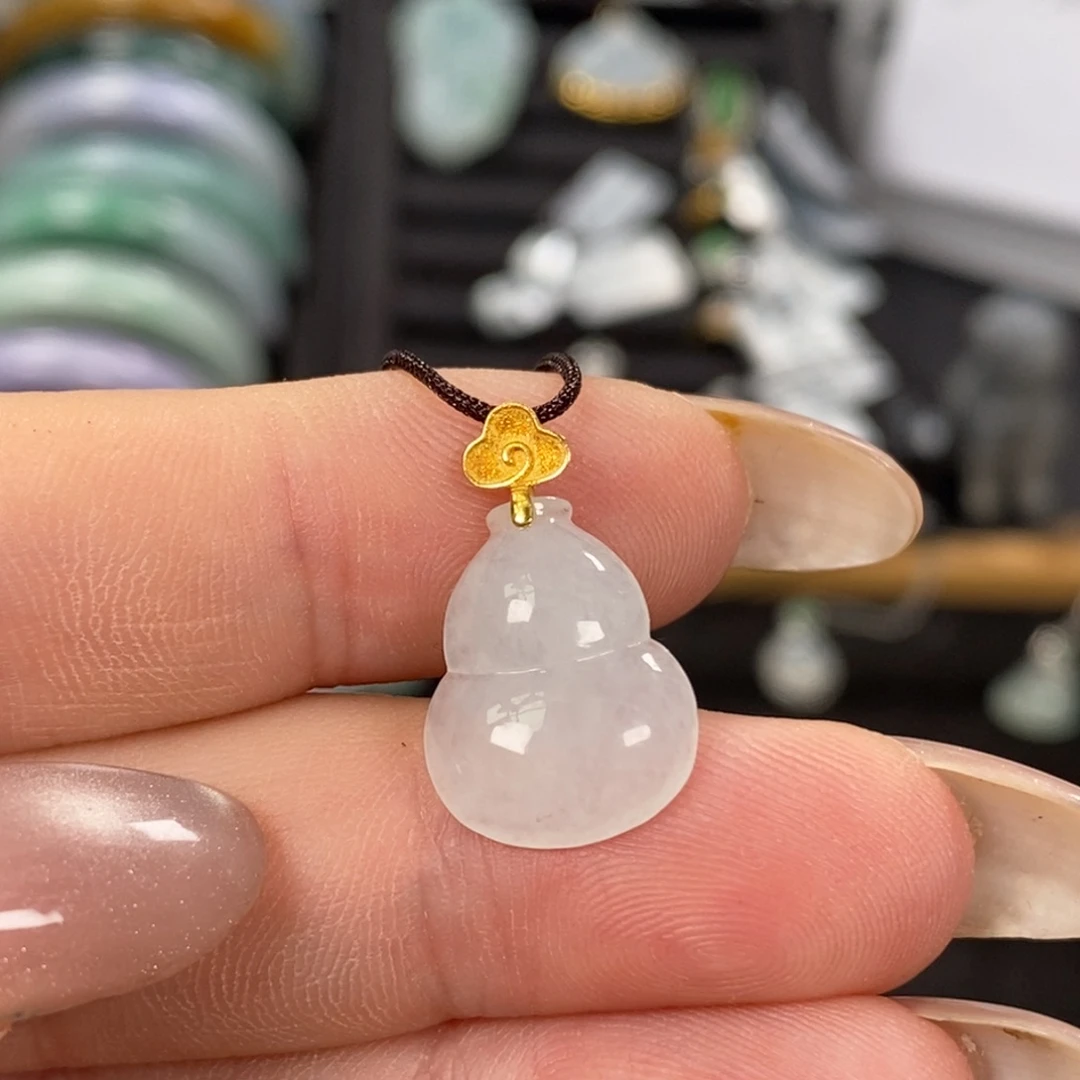 颈饰18K金镶嵌翡翠