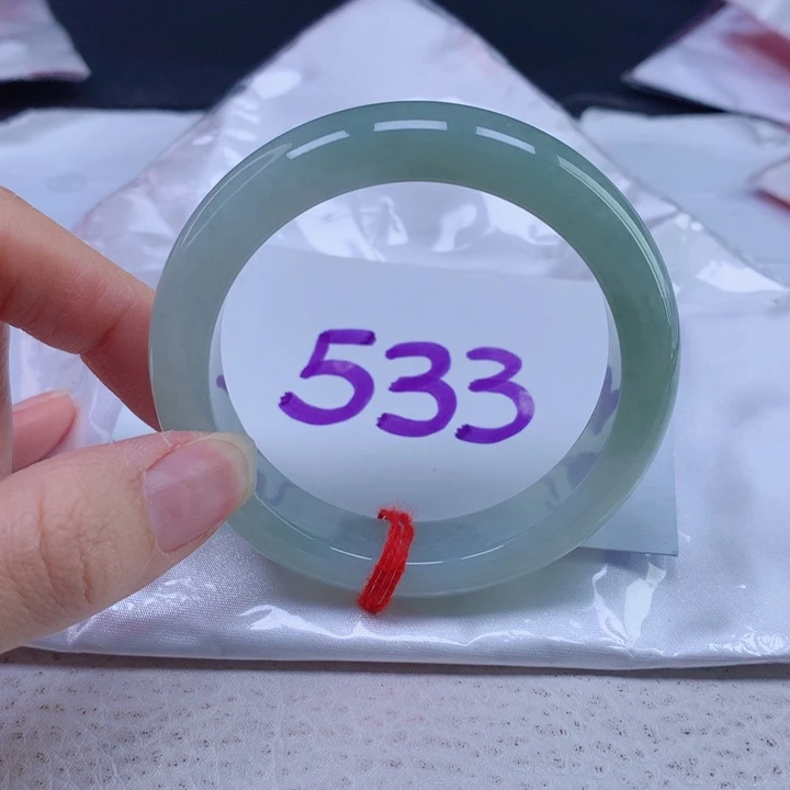 翡翠手镯未镶嵌54圈口