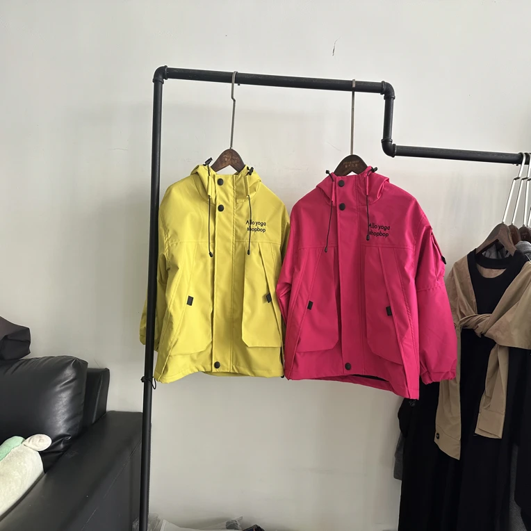 女童冲锋衣春秋款，户外防风外套，糖果色外衣，秋冬保暖内胆