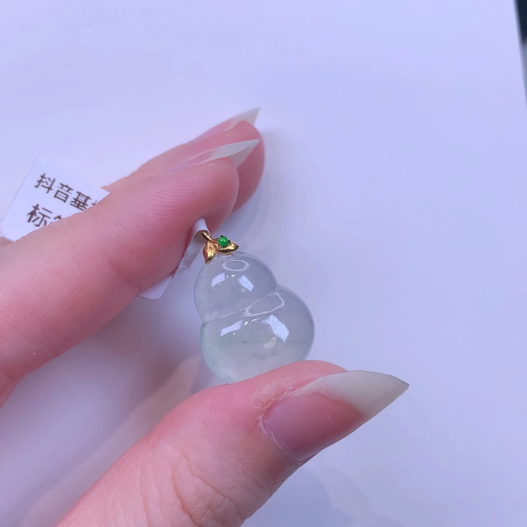 颈饰18K金镶嵌翡翠