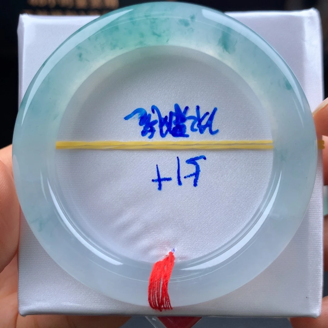 翡翠未镶嵌手镯冰飘花起光