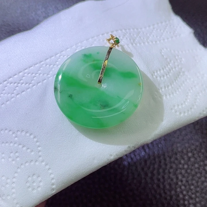 翡翠颈饰18K金镶嵌翡翠