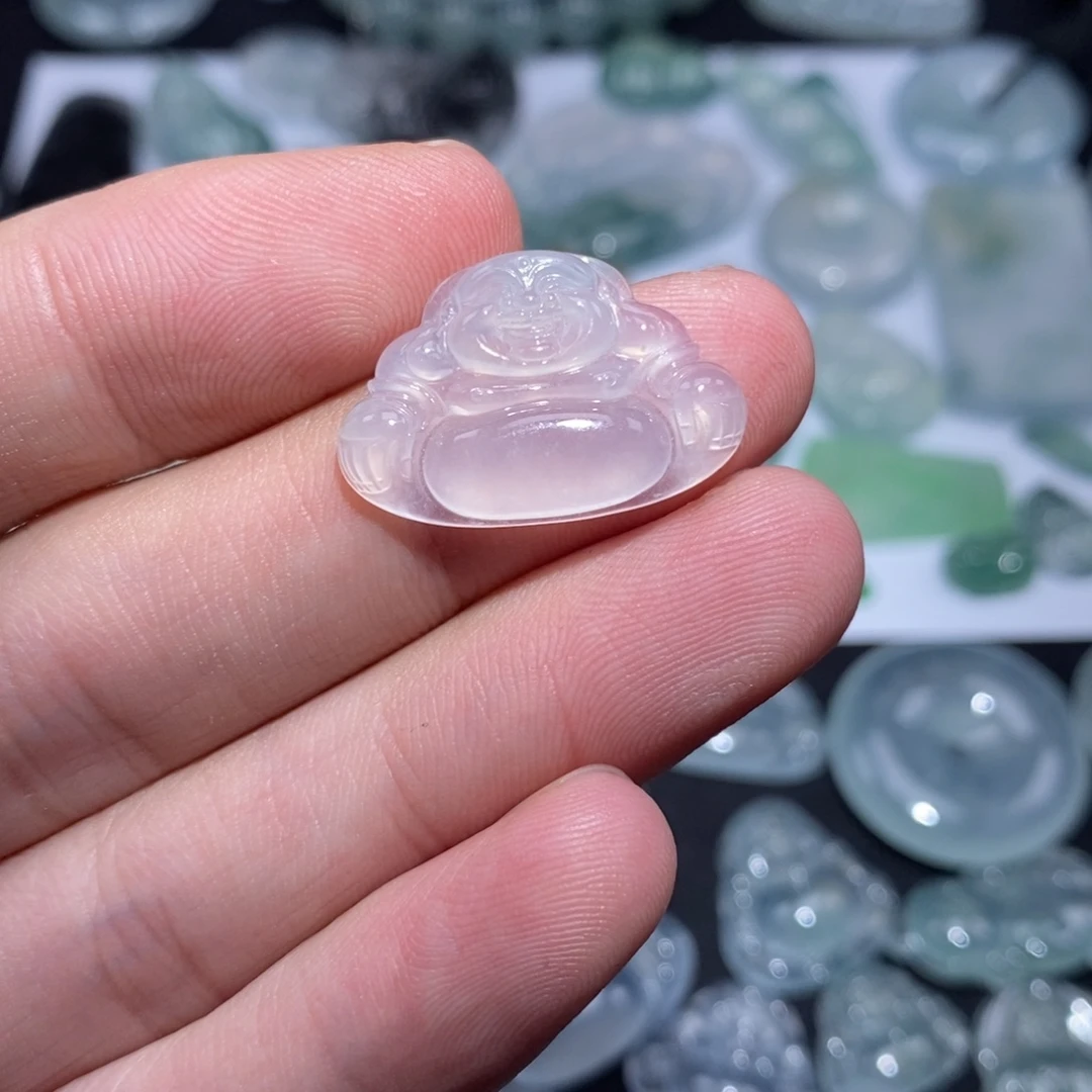 翡翠未镶嵌颈饰佛公