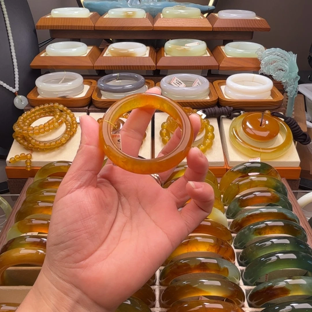 蛇纹石玉未镶嵌手镯52