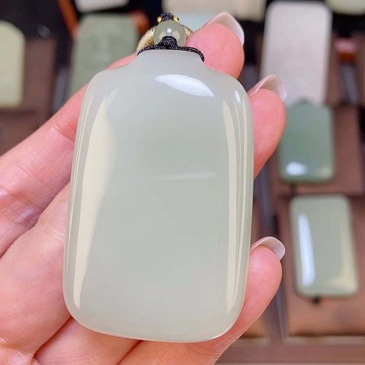 【闪购商品】颈饰未镶嵌和田玉