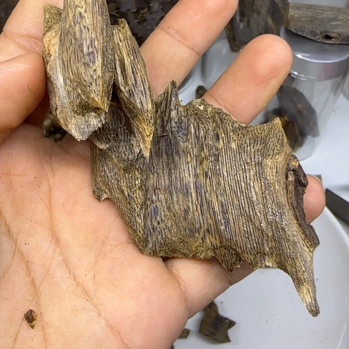 琳***爱香榧木奇楠红土料24克