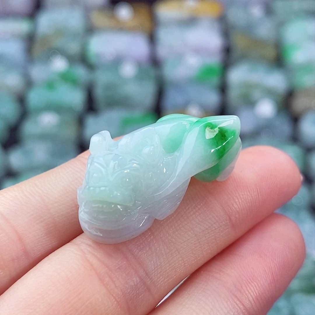 颈饰未镶嵌翡翠天然