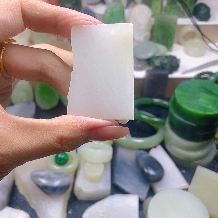 和田玉未镶嵌珠宝半成品深*