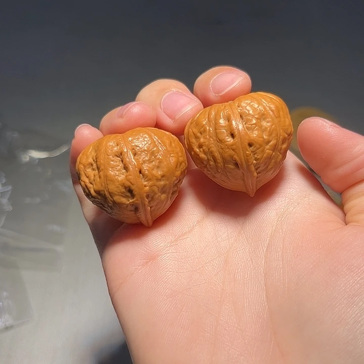 文玩核桃把件桃心428