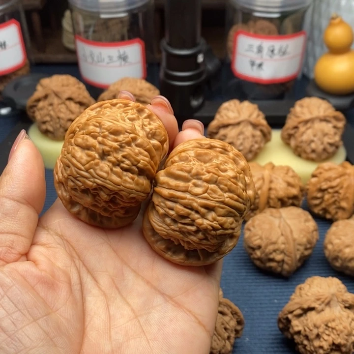 吊坠文玩核桃47闷白全品