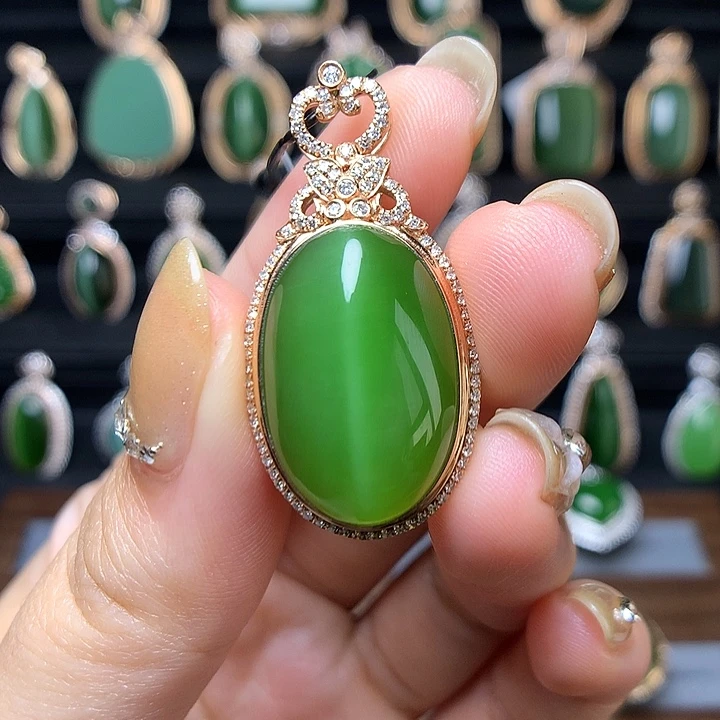 和田玉首饰18K金镶嵌