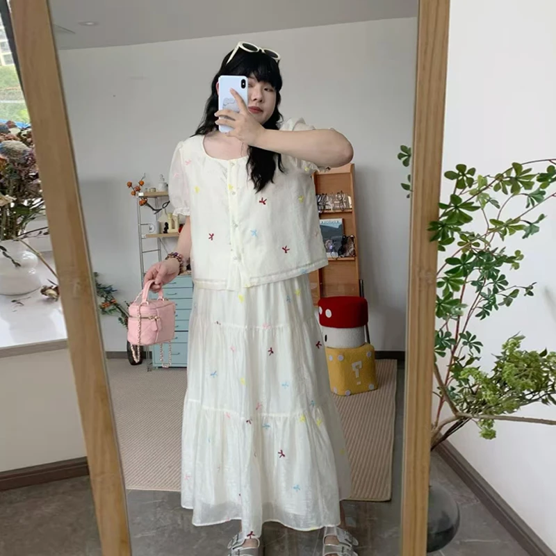 《怦然心动》大码清清法式蝴蝶刺绣上衣+半身裙套装